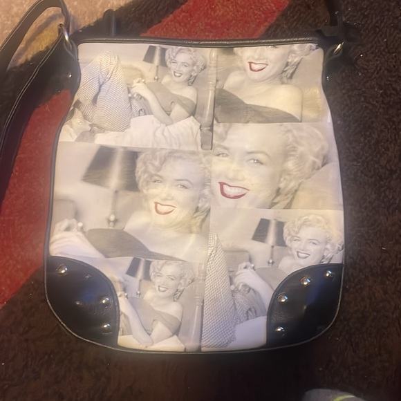 ⭐️⬇️ Marilyn Monroe bag - Picture 3 of 7